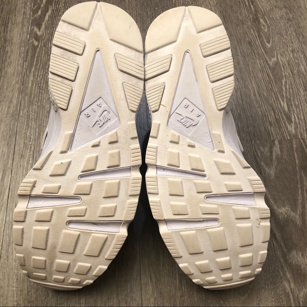 ⭐️SOLD⭐️ Nike Air Huarache Triple White 318429-111 - Picture 10 of 11
